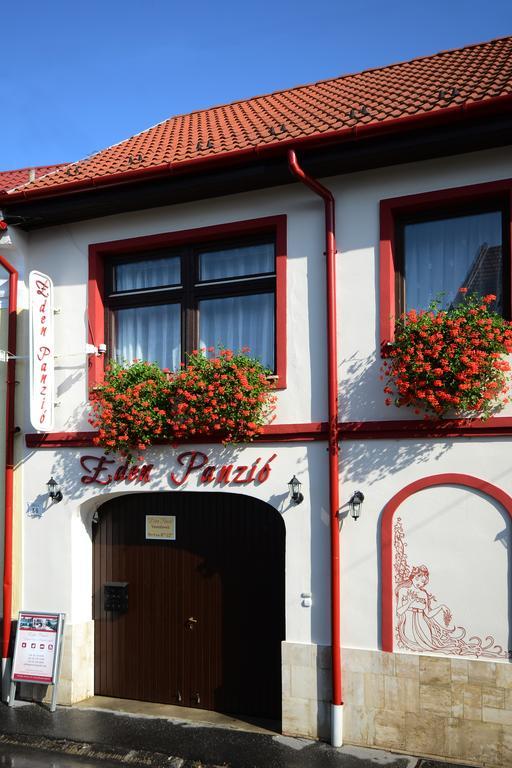 에게르 Eden Panzio B&B 외부 사진