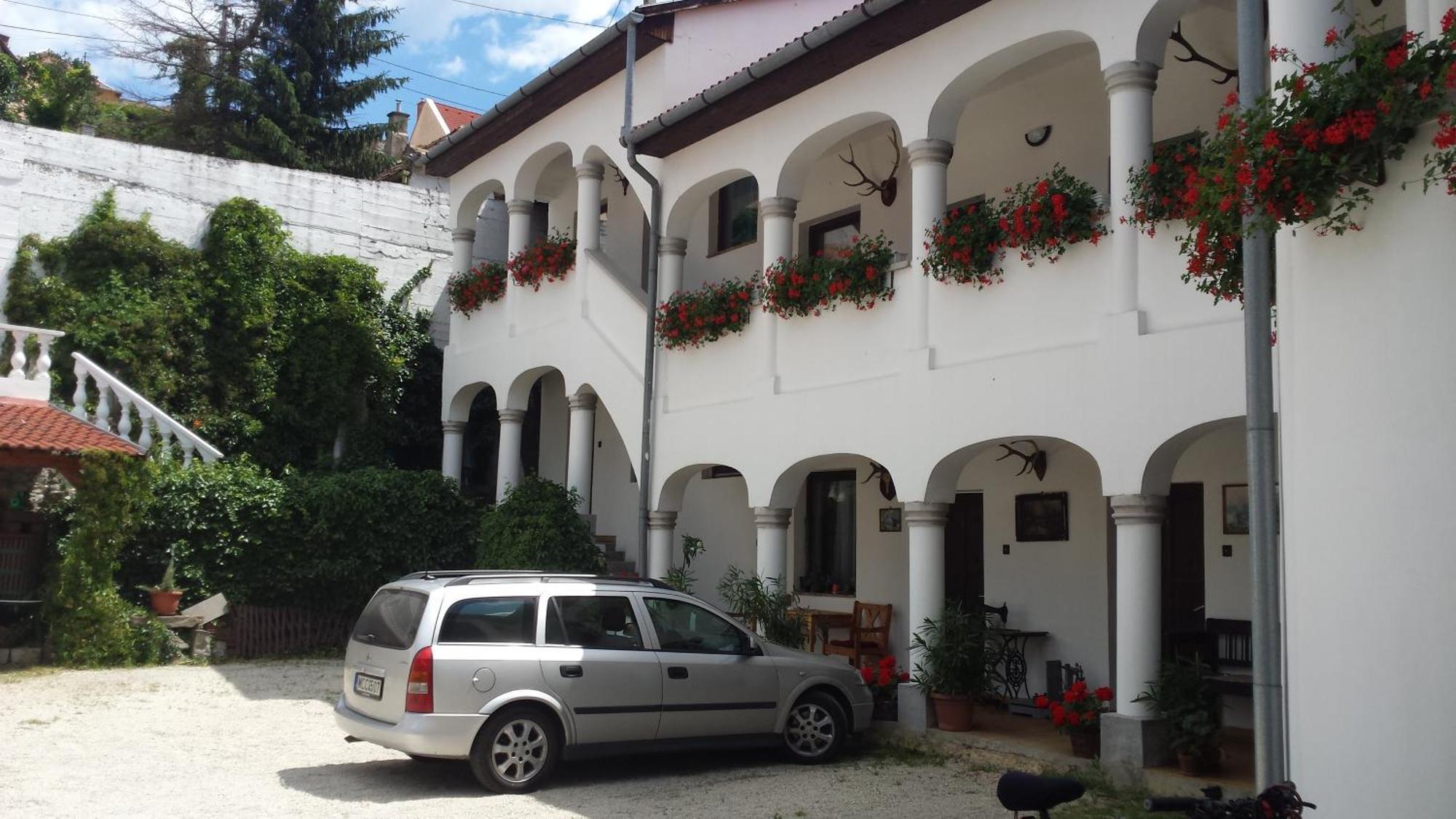 에게르 Eden Panzio B&B 외부 사진