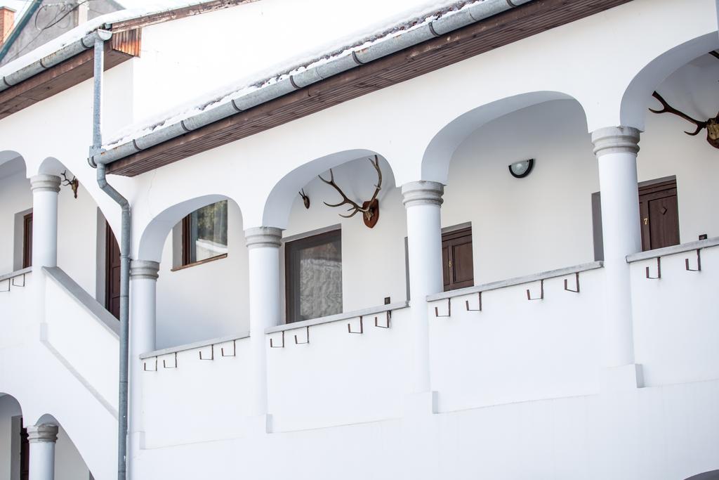 에게르 Eden Panzio B&B 외부 사진