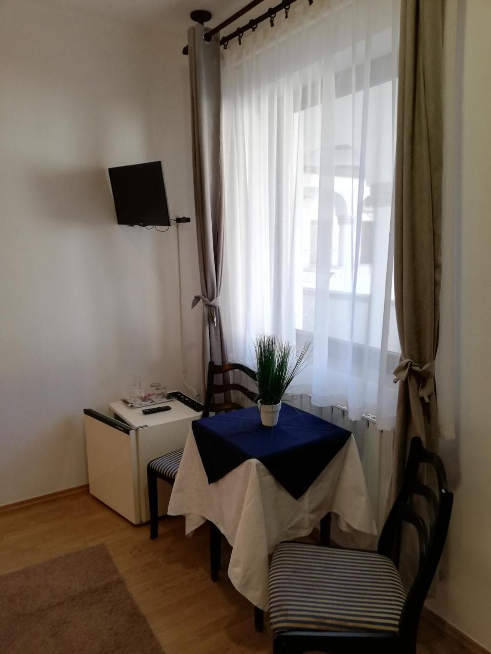 에게르 Eden Panzio B&B 외부 사진