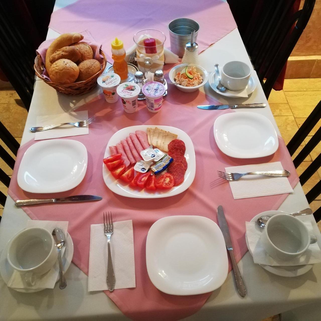 에게르 Eden Panzio B&B 외부 사진
